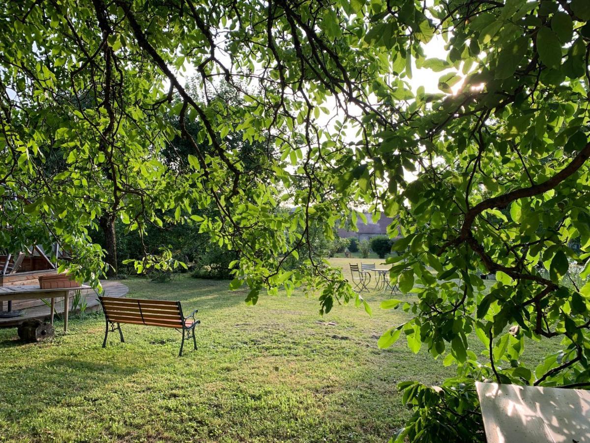 Gite Chambre De La Tante Camille - Les Filles Tresy Passenans Exterior foto